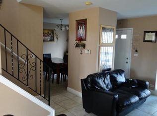 4056 Club Tree Dr, Streamwood, IL 60107