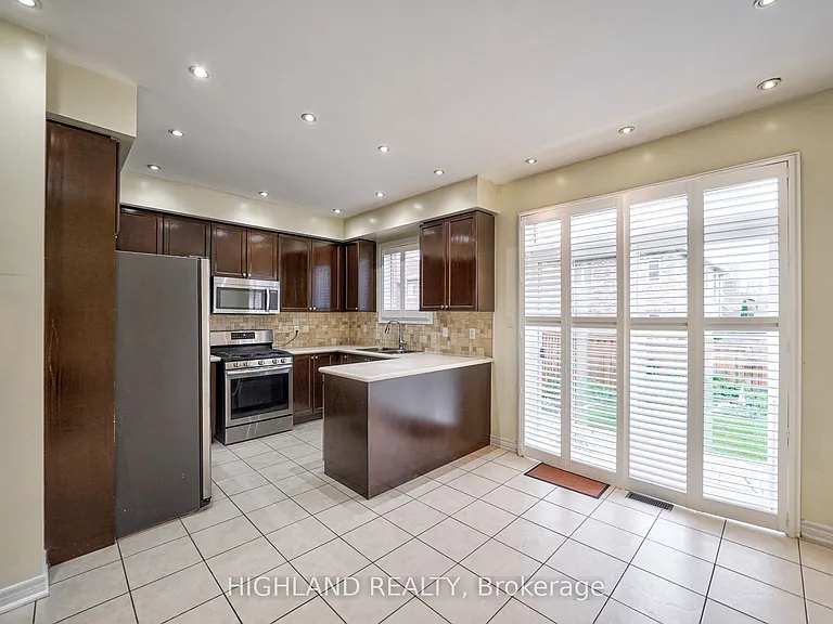 515 Coach Dr — Photo 8