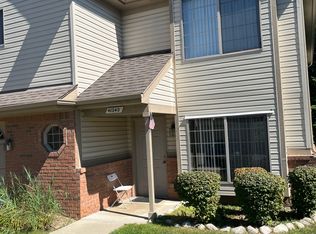 41040 Rose Ln, Clinton Township, MI 48036