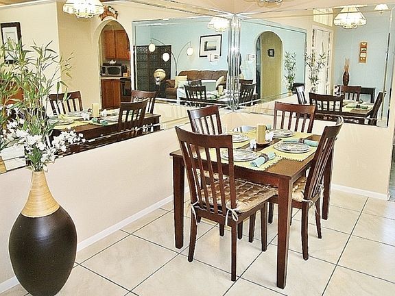 5th image of 2689 Cahill Way