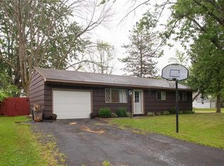 7916 Rinaldo Blvd E, Bridgeport, NY 13030