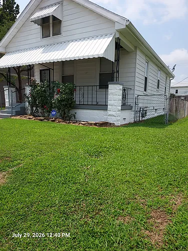 918 Mary St Photo 1
