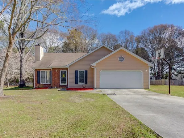 2080 Blackberry Ln, Auburn, GA 30011