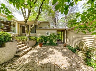 1423 Telegraph Rd, Lake Forest, IL 60045