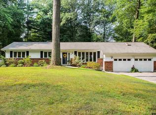 6 Aspen Ln, Clifton Park, NY 12065