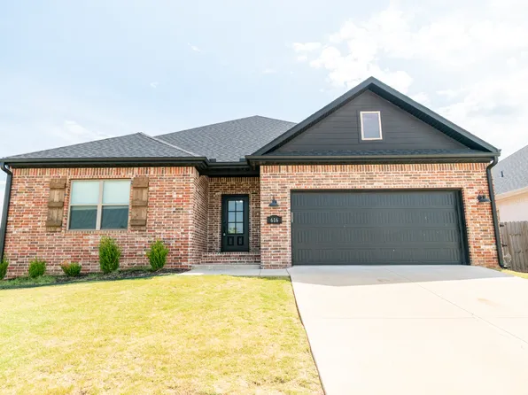 616 Wagon Wheel Rd, Springdale, AR 72764