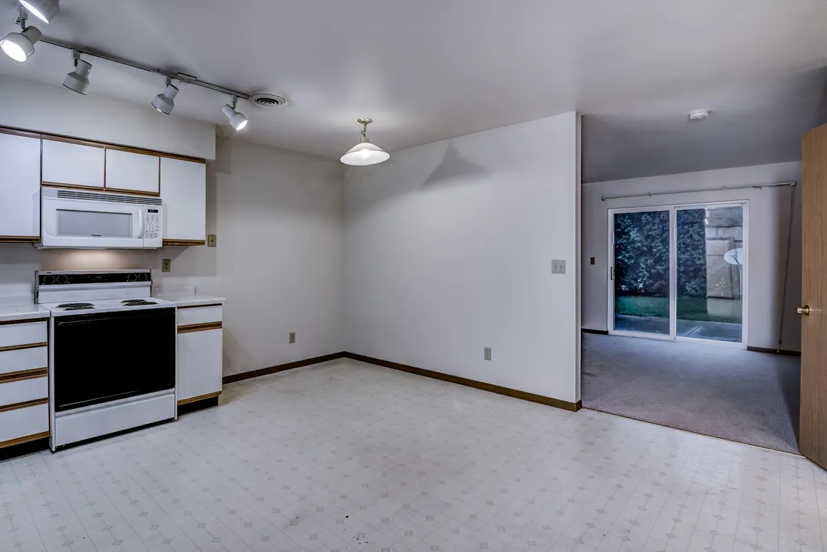 Primary Photo - 2804 Edgewood Dr SW #4
