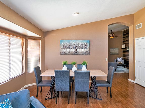 5th image of 661 N Vista Del Sol --