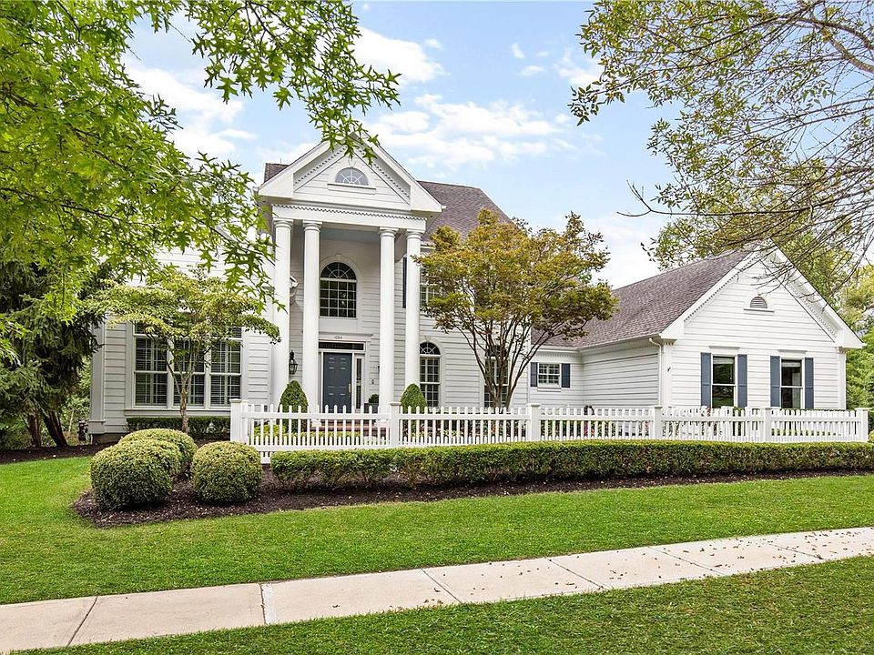 Low maintenance Hardie board exterior on this spacious family home, priced at an exceptional value for Greystone on a gorgeous p