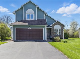 12 White Oak Bnd, Rochester, NY 14624