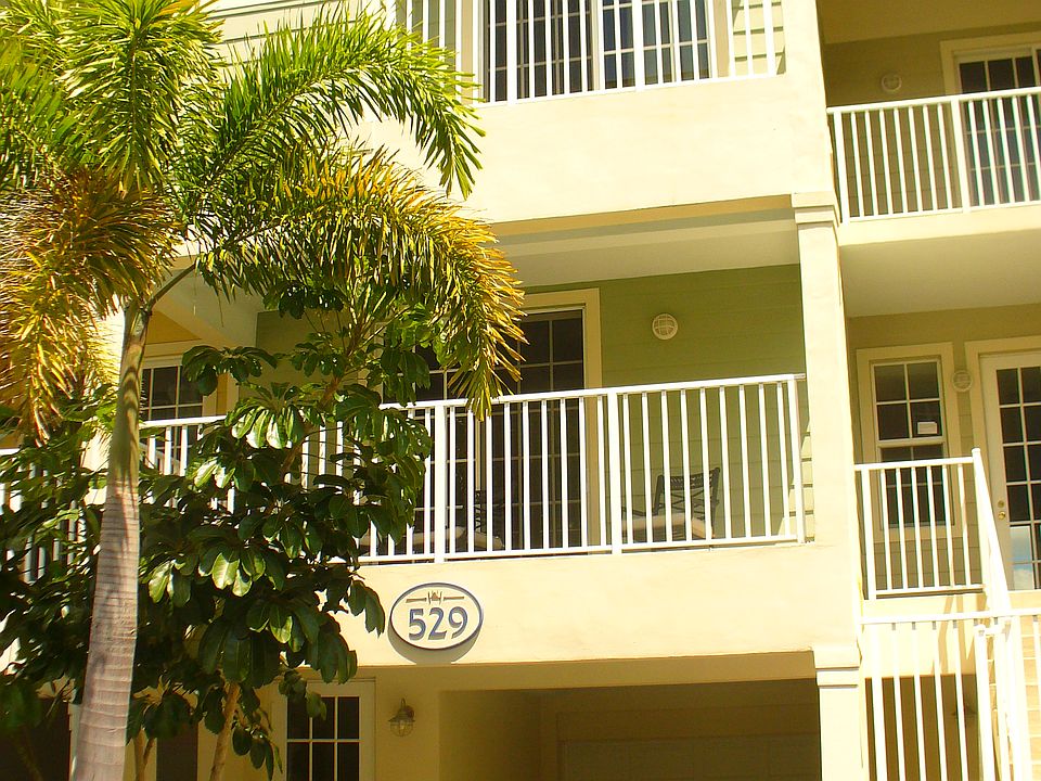 Boulevard View
