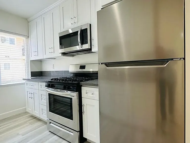 4021 Stevely Ave — Photo 20