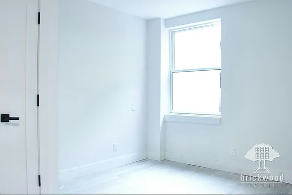 Rented by Brickwood Realty | media 52