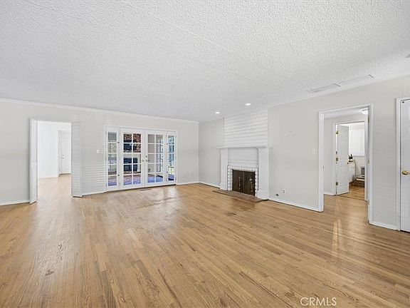4th image of 26871 Basswood Ave