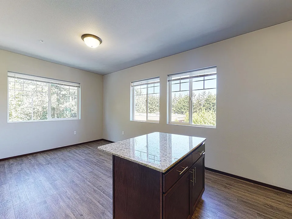 3321 173rd Pl NE #301-1