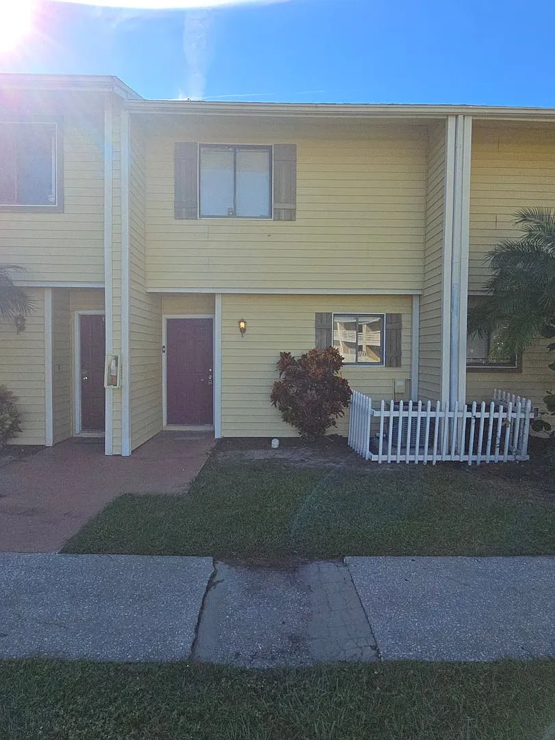 2-Bedroom, 2-Bathroom Condo in Land O' Lakes — Photo 2