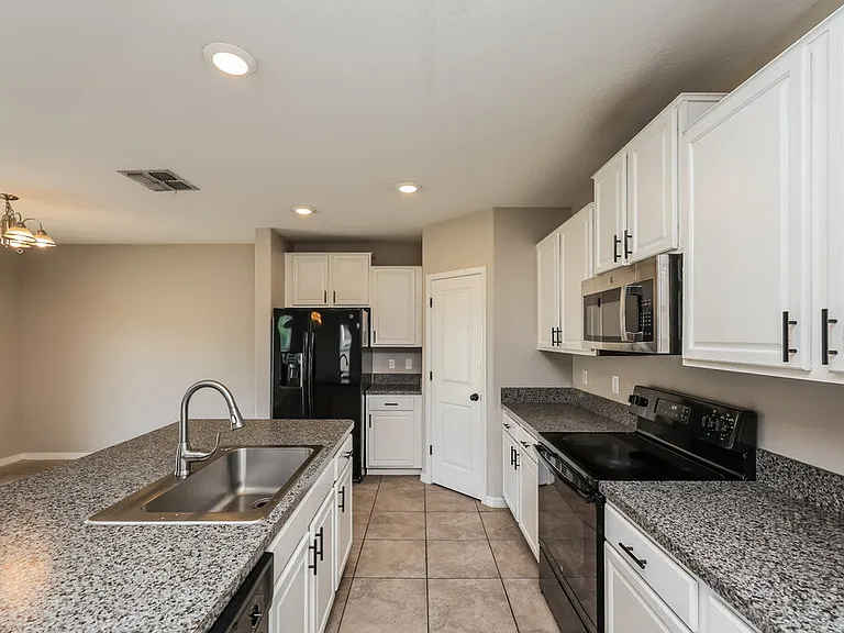15423 Dark Star Ln — Photo 7