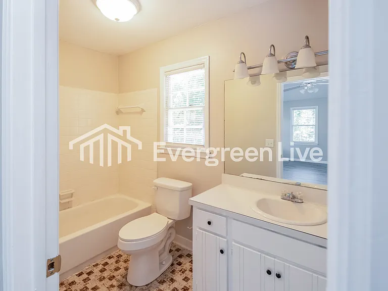 1029 Natchez Trl — Photo 8