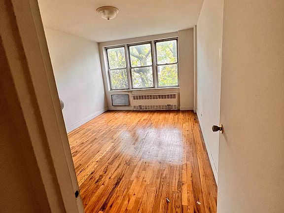 2nd image of 460 E 21st St APT 3K