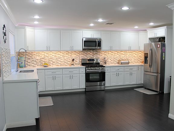 4th image of 18102 Burbank Blvd Unit 37