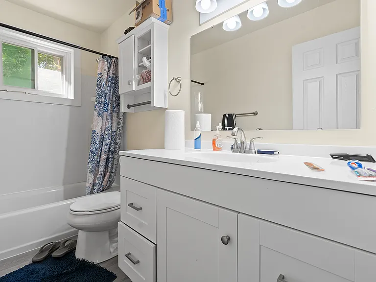 Cedar Crest Apartments — Photo 6