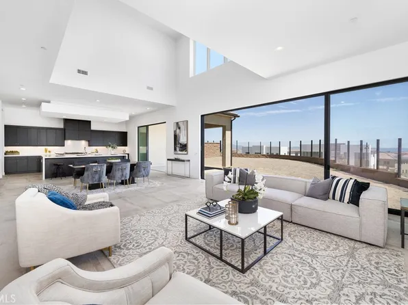 11726 N Hillsborough Ln, Northridge, CA 91326