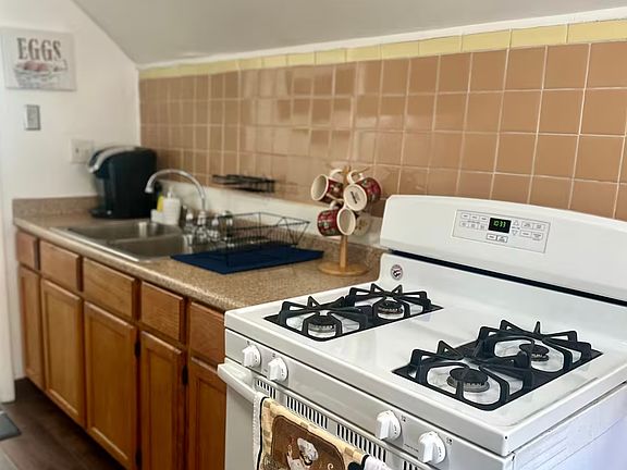 5th image of 2727 N Oak Park Ave #1F