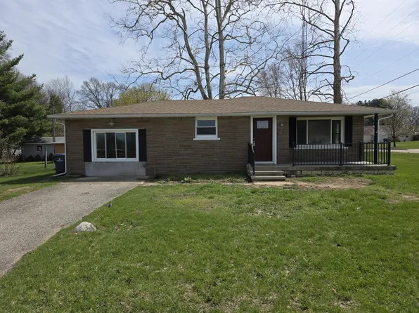 106 Quincy St, Lawton, MI 49065