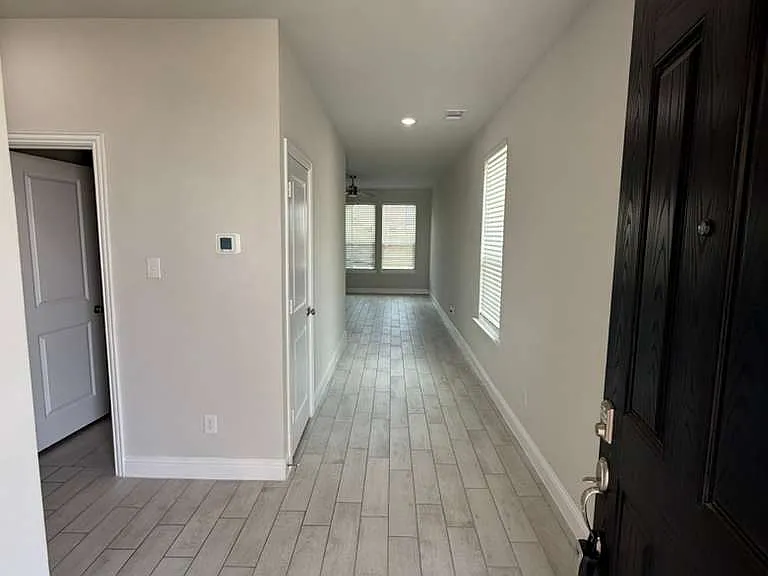 1219 Triton Dr — Photo 6