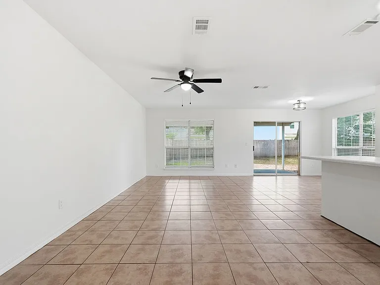 403B Yancey St — Photo 7