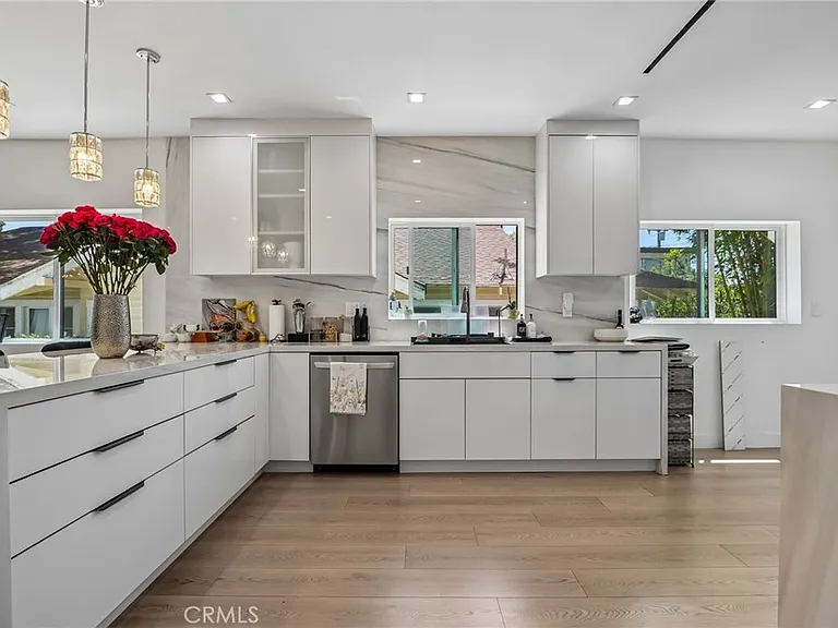 4432 Melbourne Ave — Photo 11