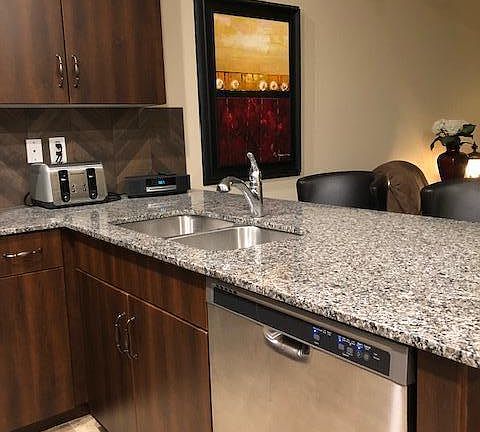 4th image of 2326 E Huntington Dr