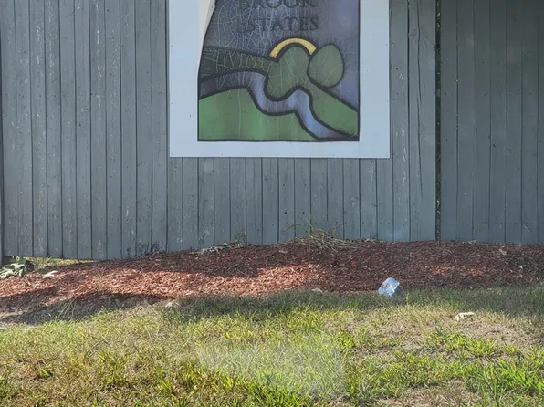 84 Tennis Plaza Rd, Dracut, MA 01826