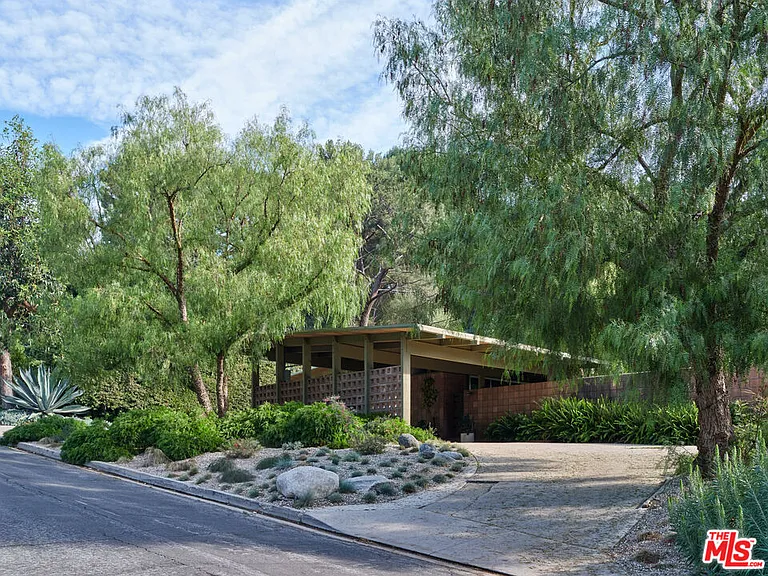8973 Wonderland Park Ave — Photo 2