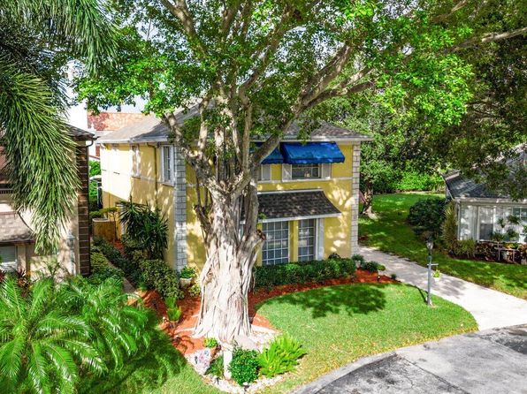 27 SW 5th Way, Boca Raton, FL 33432