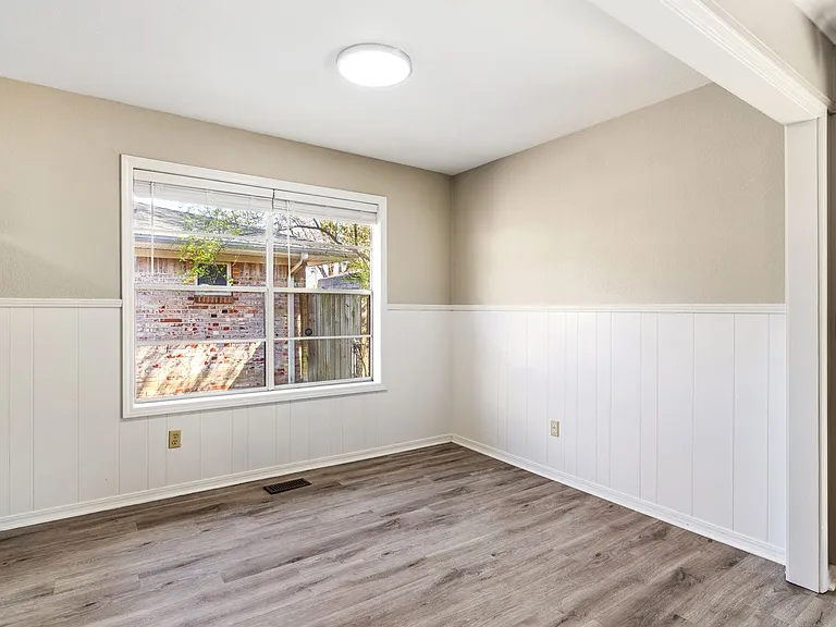 8208 Mark Ln — Photo 10