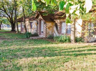 19 N Olive St, Hartford, AR 72938