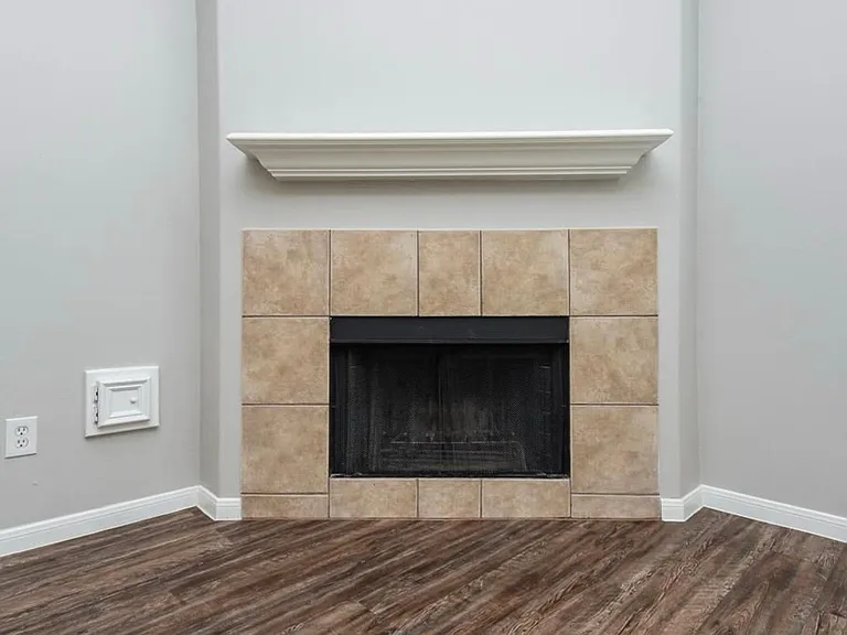 2519 Fox River Ln — Photo 12