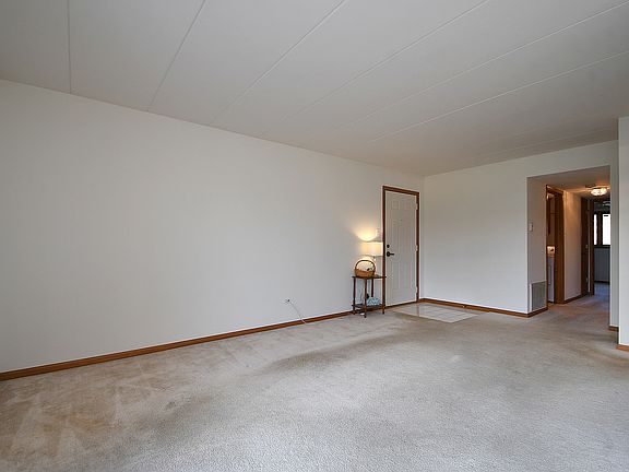 5th image of 5610 158th St APT 102