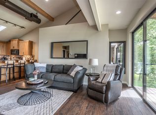 78 Park Ln, Gainesville, TX 76240