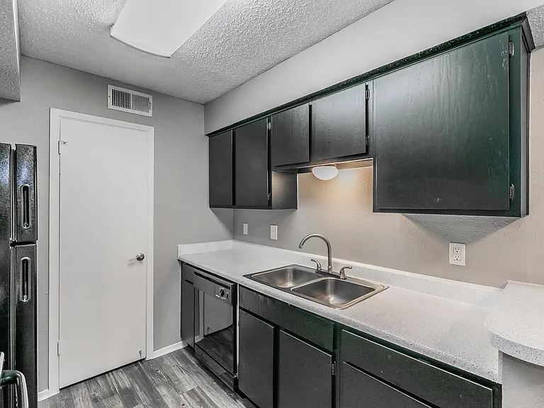 Station 121 at Town Center Apartments — Photo 109