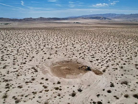 4th image of 2749 Delaware Ave