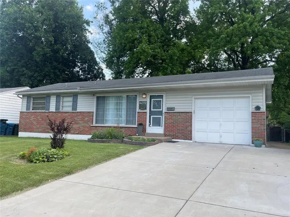 532 Lynn Haven Ln, Hazelwood, MO 63042