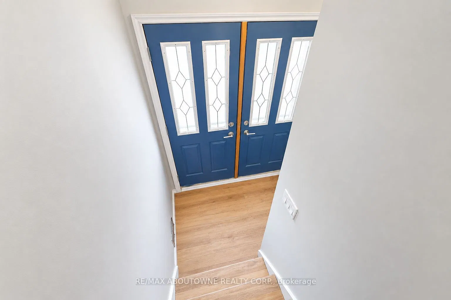 3 bed, $2,300 — Photo 4