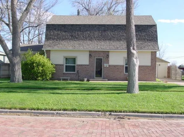 531 W 10th St, Goodland, KS 67735