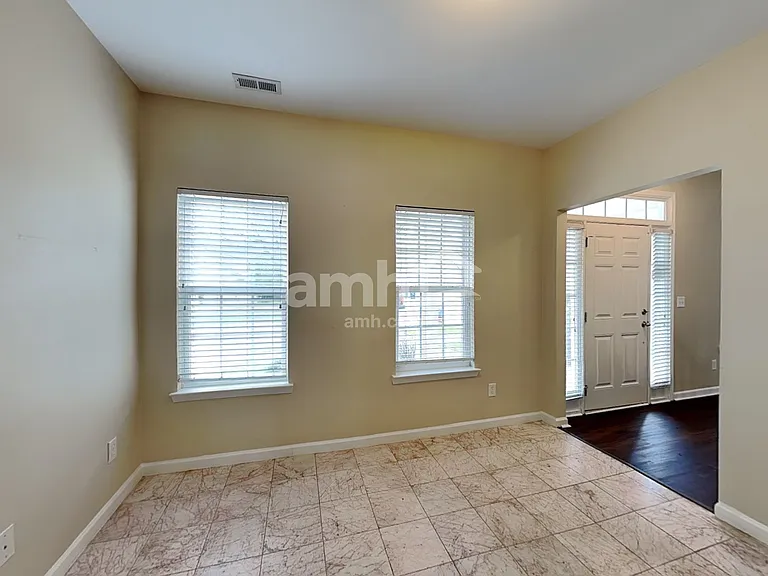 11112 Heritage Green Dr — Photo 7