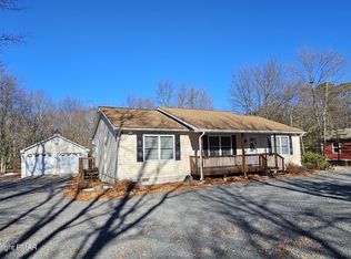 27 Caedman Dr, Albrightsville, PA 18210