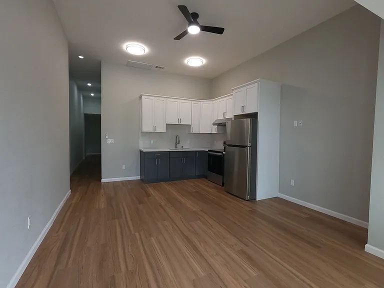 720 Foothill Blvd — Photo 1