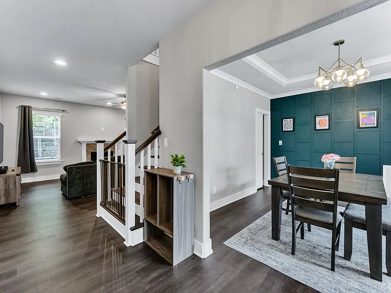 219 Dunway Ln — Photo 4