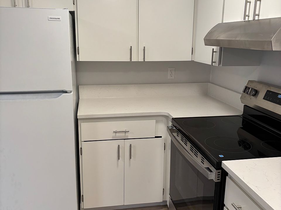 1st image of 764 S 40th St APT 5